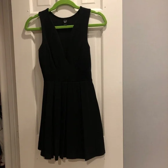 Windsor | Dresses | Windsor Little Black Dress Skater Dress Size Small |  Poshmark